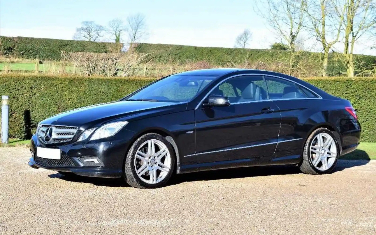 Mercedes E250 black leather seats 2009
