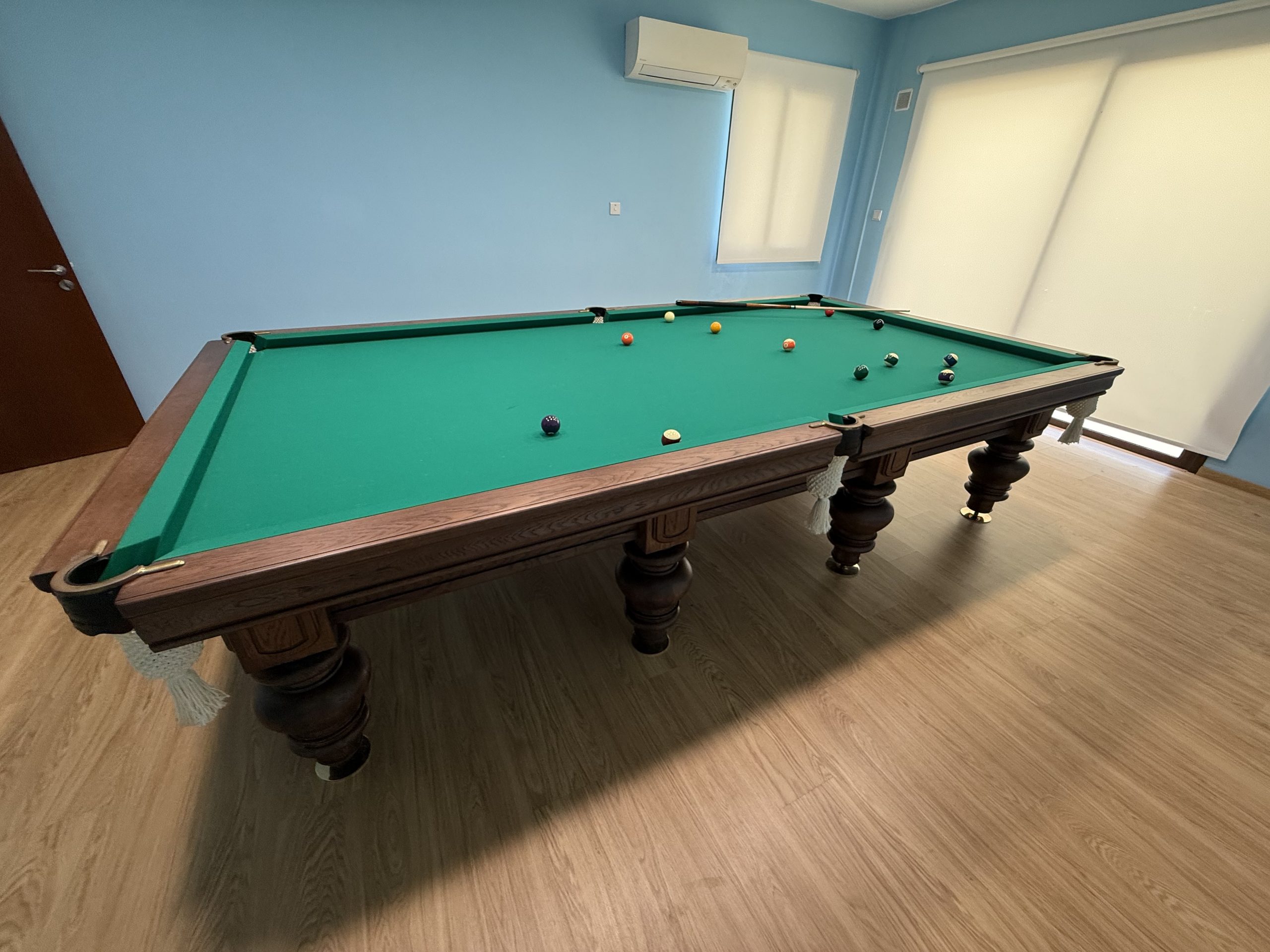 Russian Pyramid Billiard